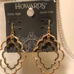 NWT Howard’s nickel free earrings